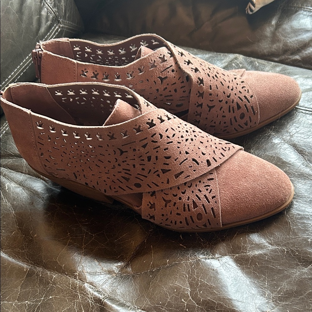 Carlos by Carlos Santana Brown Cutout Leather Ankle Booties